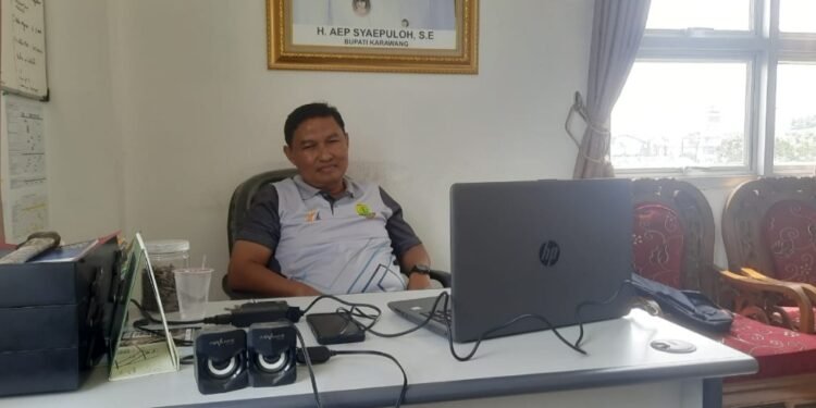 Di duga10 paket proyek Lapangan Voly di Disdikpora Karawang sudah di Ploating untuk teman dekat