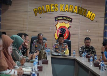 Polres Karawang,Bareng Disdik.Kepsek.dan Pengusaha PO Bus Godok Aturan Stady Tour Pelajar