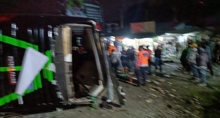 Diduga Rem Blong Sebuah Bus Bawa Rombongan Pelajar Dari Depok Alami Kecelakaan