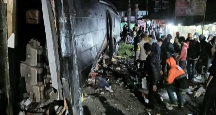 Bis Pariwisata Bawa Rombongan Pelajar SMK Depok, Alami Rem Blong Tabrak Sejumlah Minibus dan Motor