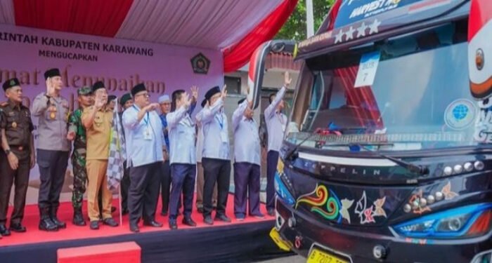 Bupati Karawang Lepas 430 Jamaah Haji Kloter 5 Dari Karawang