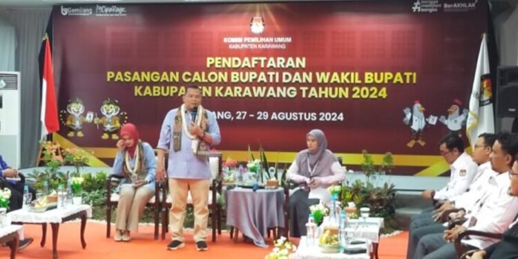 Hari Terakhir Paslon Acep Jamhuri-Gina Swara Resmi Mendaftar ke KPU Karawang