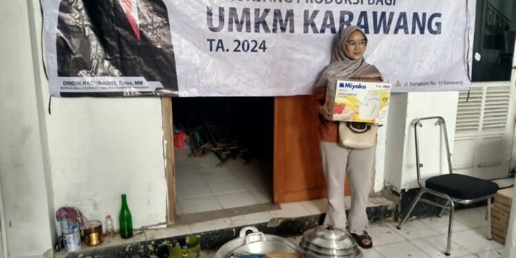 Tingkatkan Ekonomi Masyarakat ,520 Pelaku Usaha Dapat Bantuan Alat Produksi Dinkop UMKM Karawang